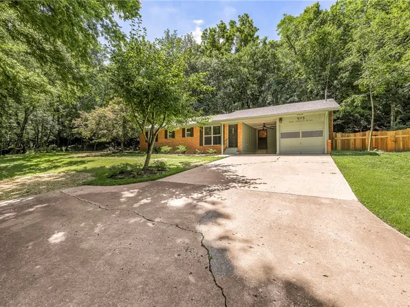 925 E Jackson Dr, Fayetteville, AR 72701