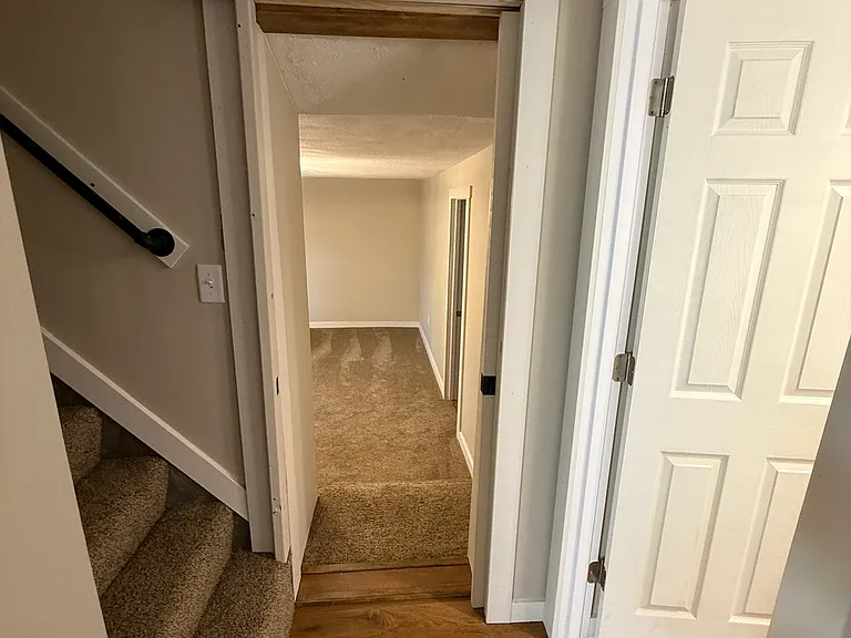 136 W Vine St — Photo 11
