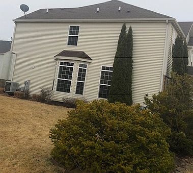 5th image of 10615 Golden Gate Ave