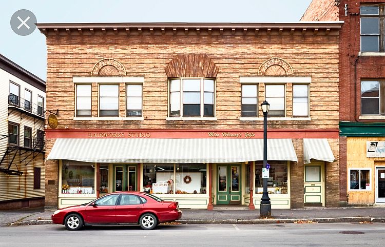 Commercial w/ Apartment 