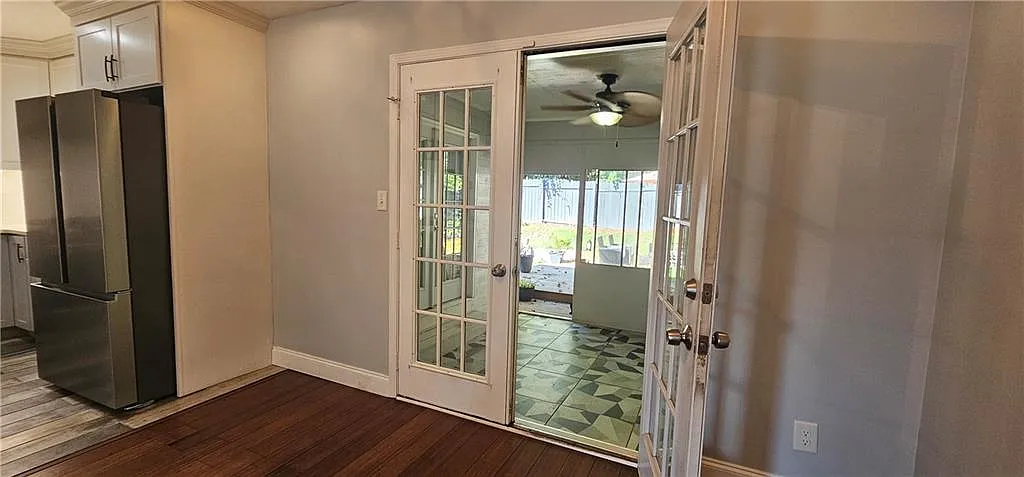 3 bed, 2.0 bath, 1456 sqft, $1,995 — Photo 4