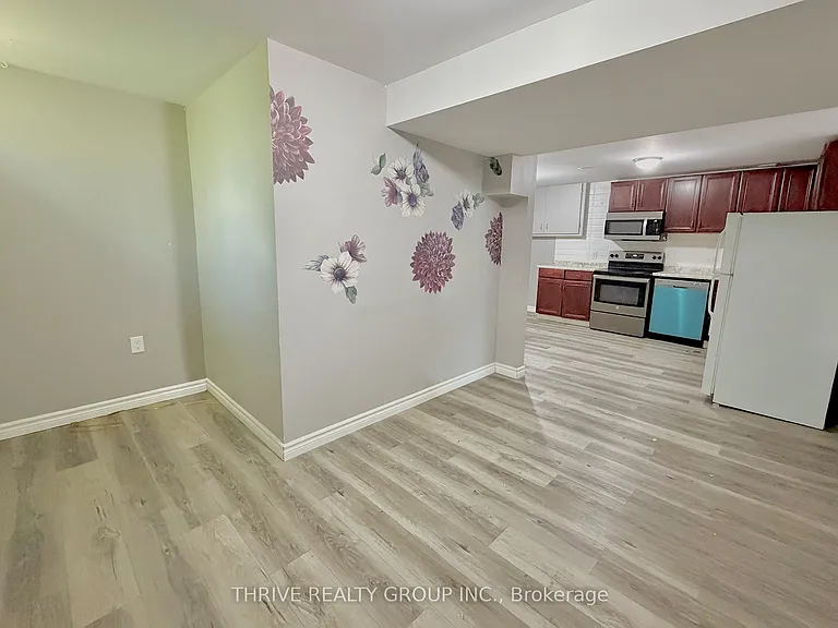727 Millbank Dr #LOWER — Photo 8