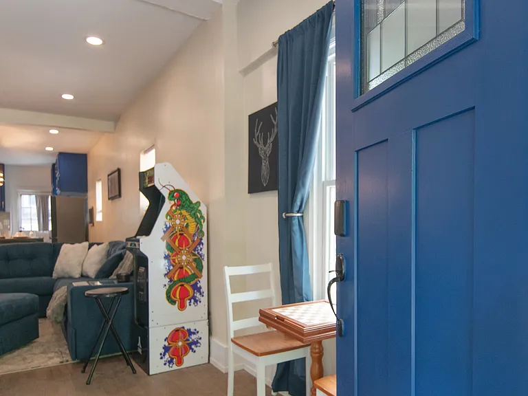 455 E Side Ave — Photo 6