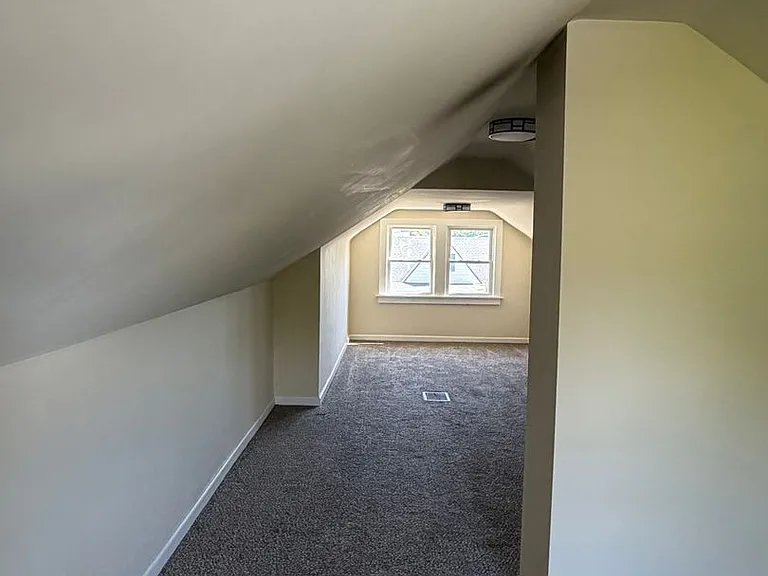 8221 Grand Division Ave — Photo 11