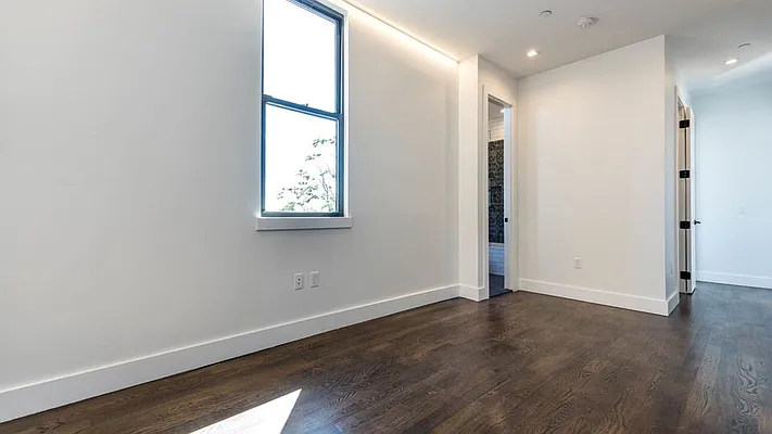 Rented by Nooklyn NYC LLC | media 38