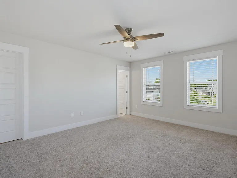 682 Vine Pkwy — Photo 11