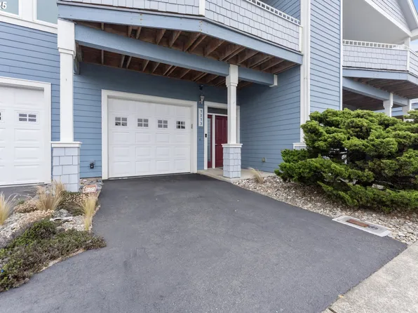 1313 Village Loop, Bandon, OR 97411