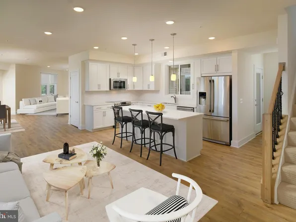 43828 Middleway Ter, Ashburn, VA 20147