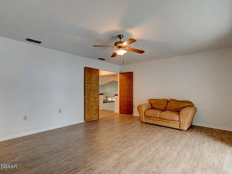 7827 NE 310th Ave — Photo 15