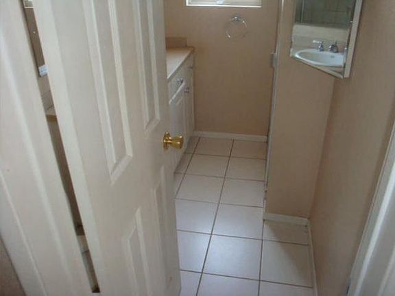 5th image of 5447 Canehill Ave