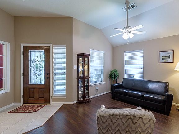 3rd image of 10223 Wildwood Park Ln