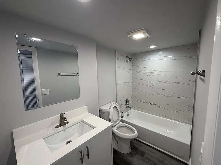 320 SW 1st St #D-4 — Photo 7