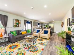 985 SW 9th St, Miami, FL 33130