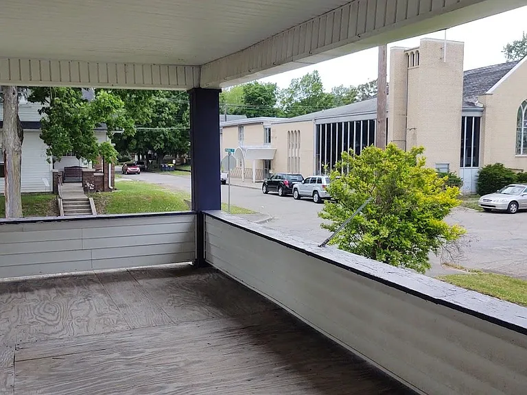 702 Park Ave — Photo 3