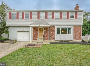 6 Lee Ann Dr, Blackwood, NJ 08012
