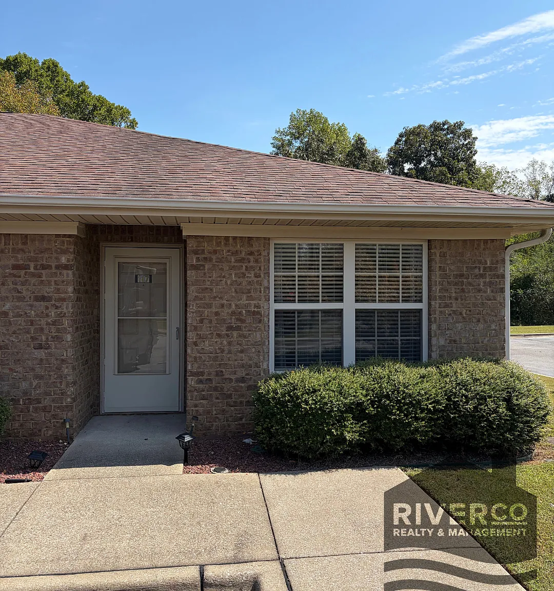 Deerbrooke Ln 100 — Photo 2