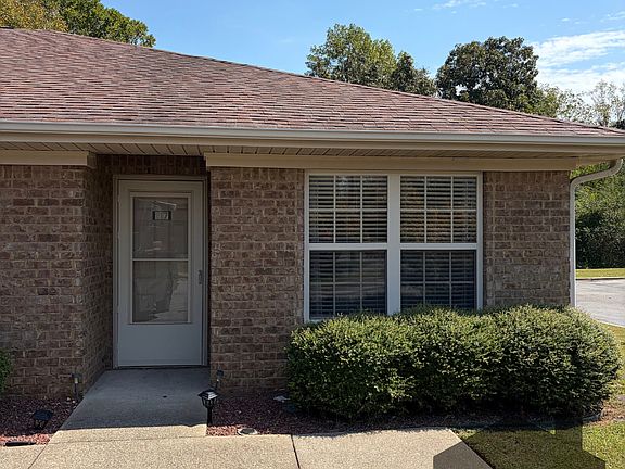 2nd image of 100 Deerbrooke Ln