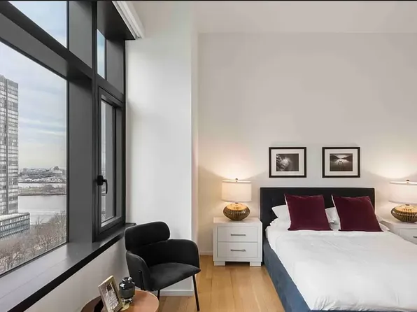 50 United Nations Plaza image 20 of 26