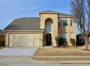 11913 Gold Creek Dr E, Fort Worth, TX 76244