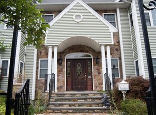 301 Plantation St, Worcester, MA 01604