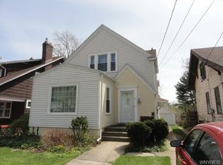 921 Vanderbilt Ave, Niagara Falls, NY 14305