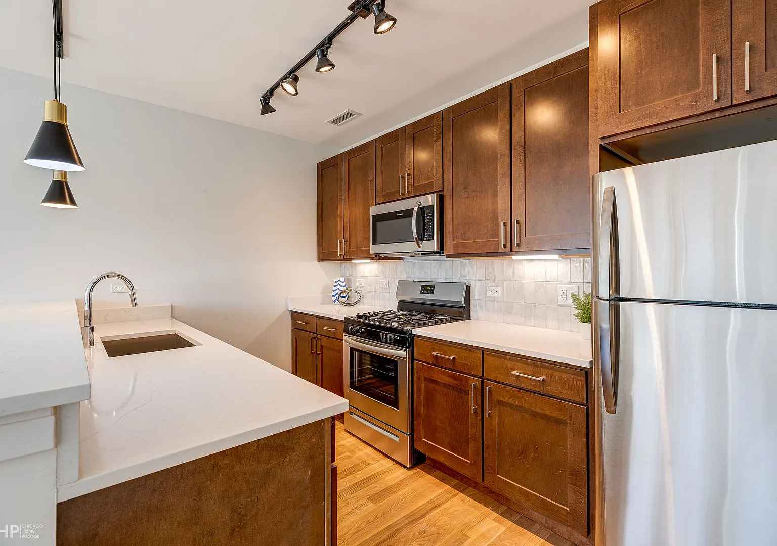 2740 N Spaulding Ave — Photo 4