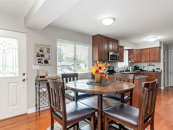 3rd image of 4334 Clement Dr