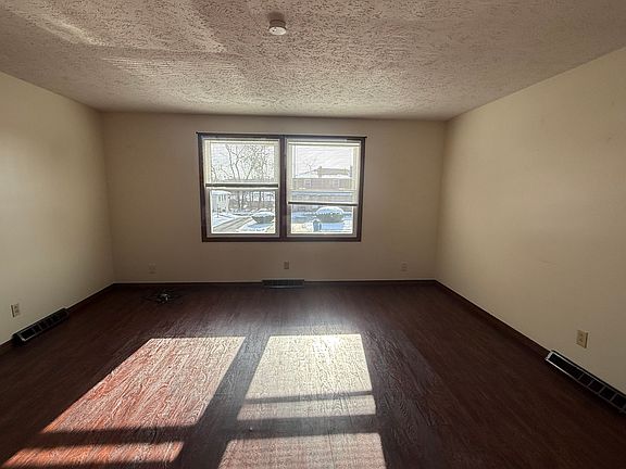 5th image of 7365 Seymour St NW