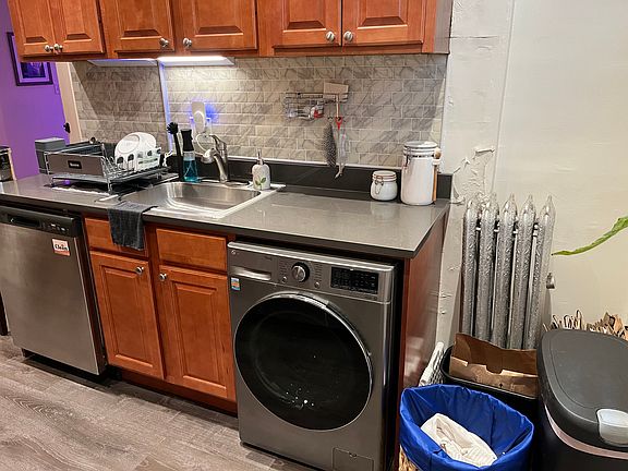 5th image of 801 Seward St APT 1