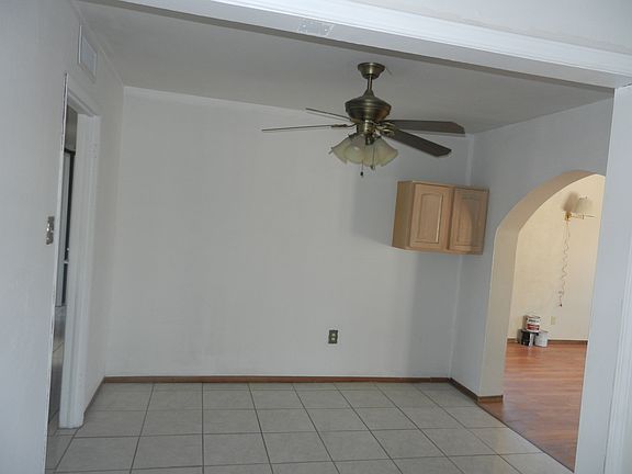 5th image of 956 Burgess Dr