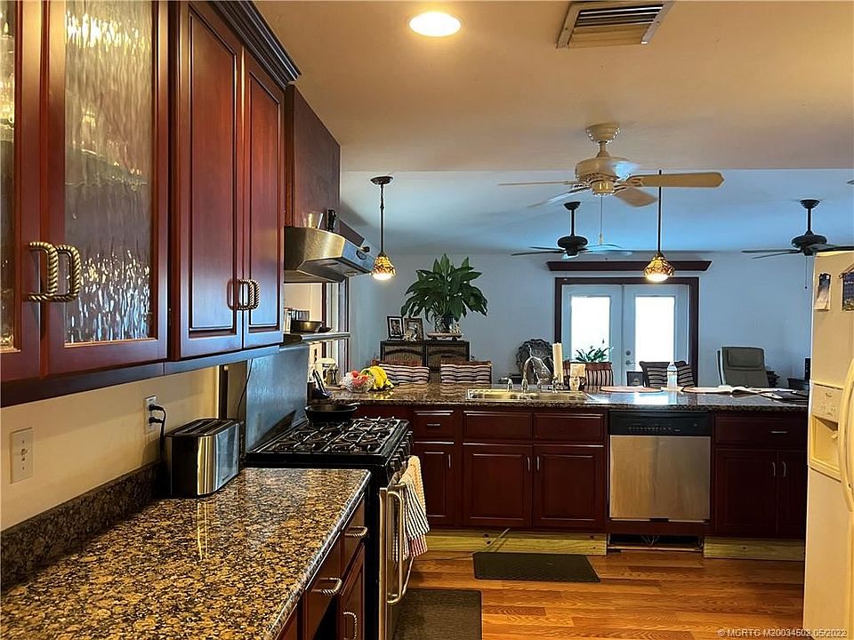 1st image of 335 SE Naranja Ave