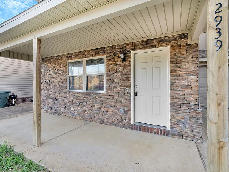 2939 W Scottswood Pl — Photo 3