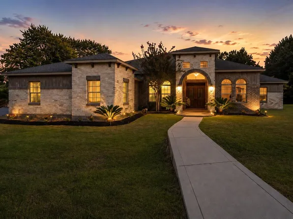 8992 Wind Jammer Ln, Montgomery, TX 77316