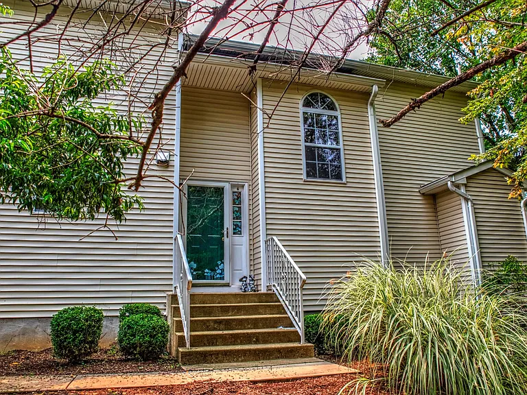 14 Taft Ct — Photo 4