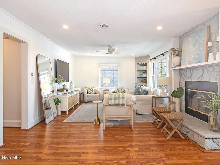 21 W Henderson St — Photo 17