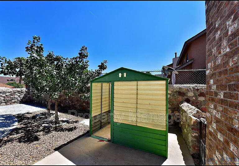 7249 Imperial Ridge Dr — Photo 49