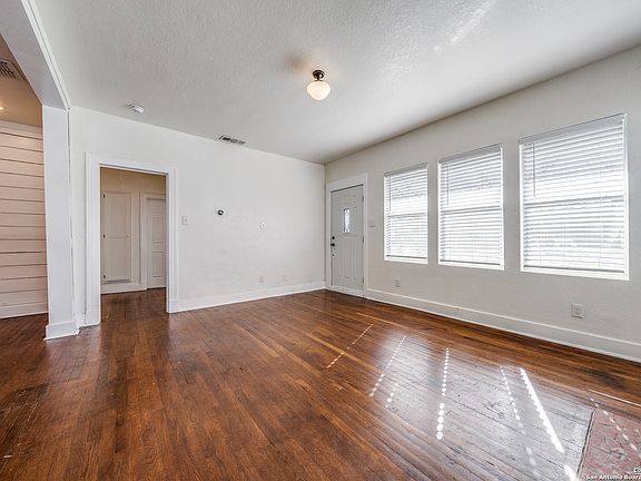 4th image of 1423 Schley Ave