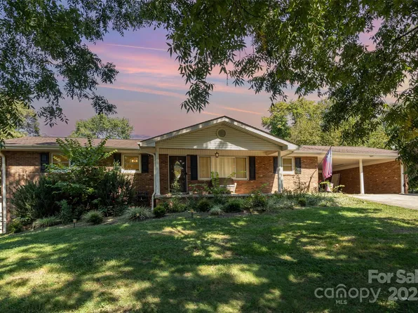 5609 Grace Chapel Rd, Hickory, NC 28601