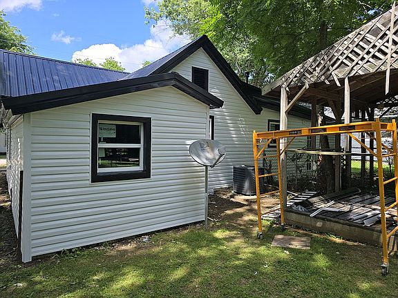 2nd image of 404 E Tulsa St