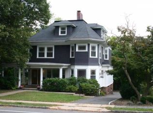 27 N Mountain Ave, Montclair, NJ 07042