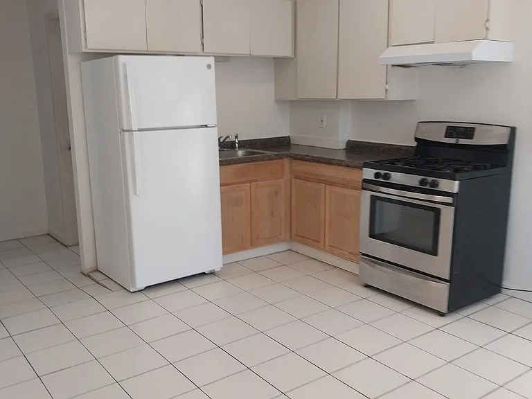 313 Raymond St #3 — Photo 8