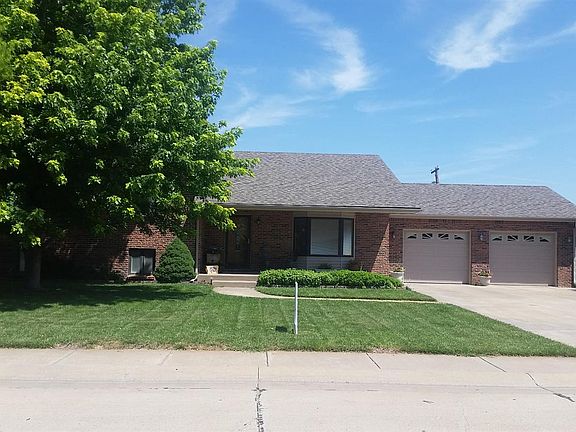 3rd image of 221 Sunflower Blvd