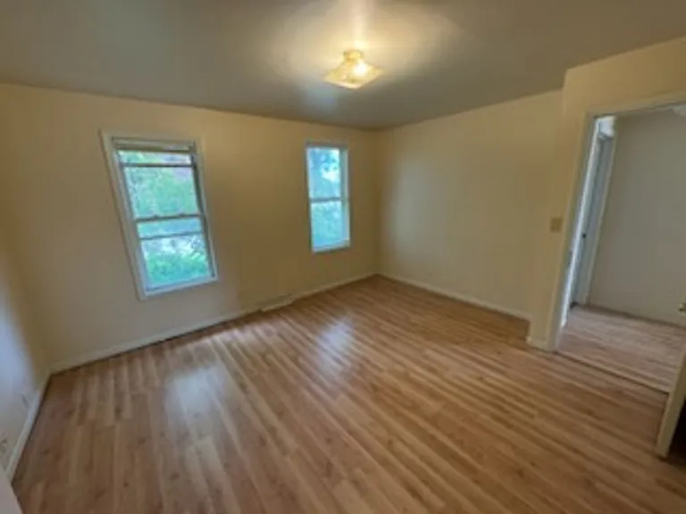 2818 W Saint Paul Ave — Photo 7