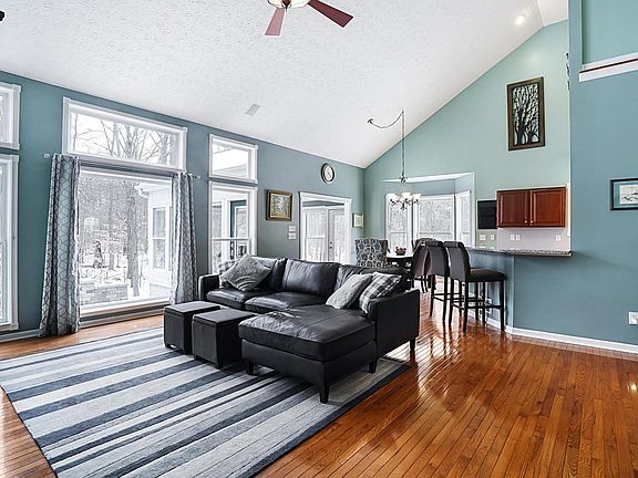 5th image of 4376 Cordova Dr