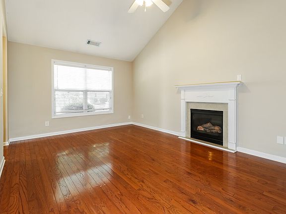 5th image of 3745 Pine Village Pl