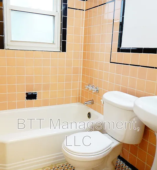 8210 Greenwood Ave #4 — Photo 27