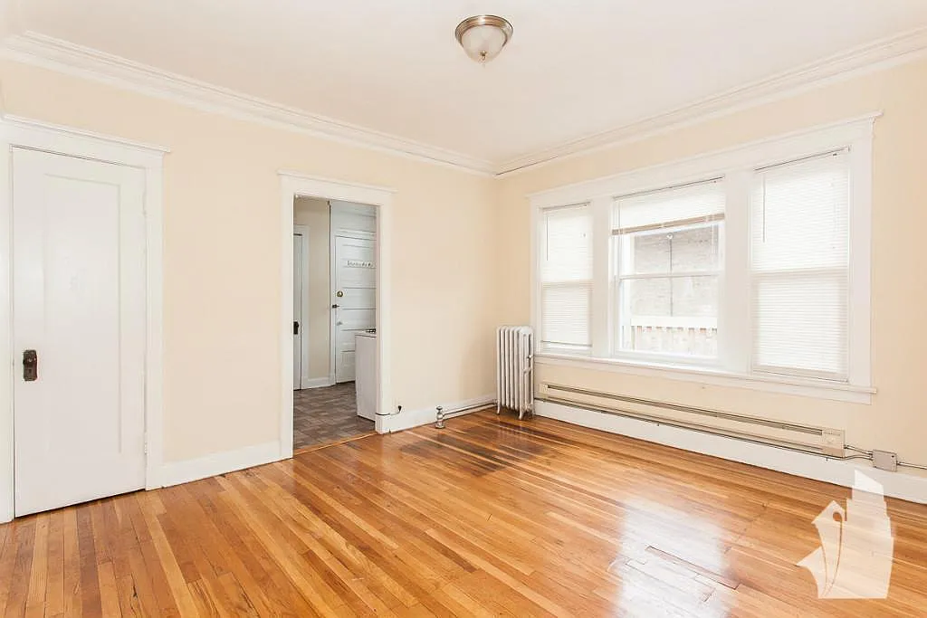2 bed, 900 sqft, $2,695 — Photo 2