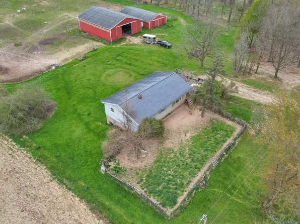 3701 Stevens Hwy, Charlotte, MI 48813