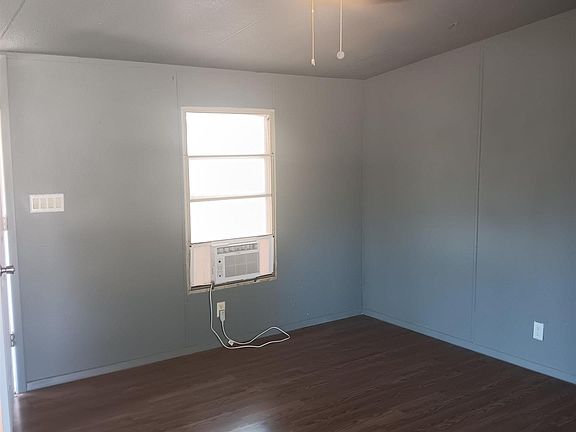 4th image of 2400 S Slate St