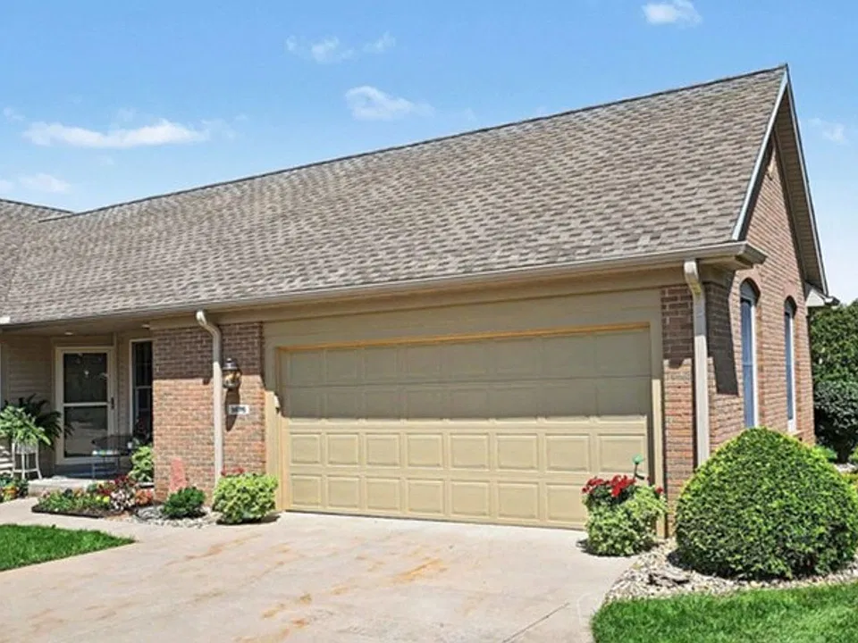 1676 Edgebrooke Ct